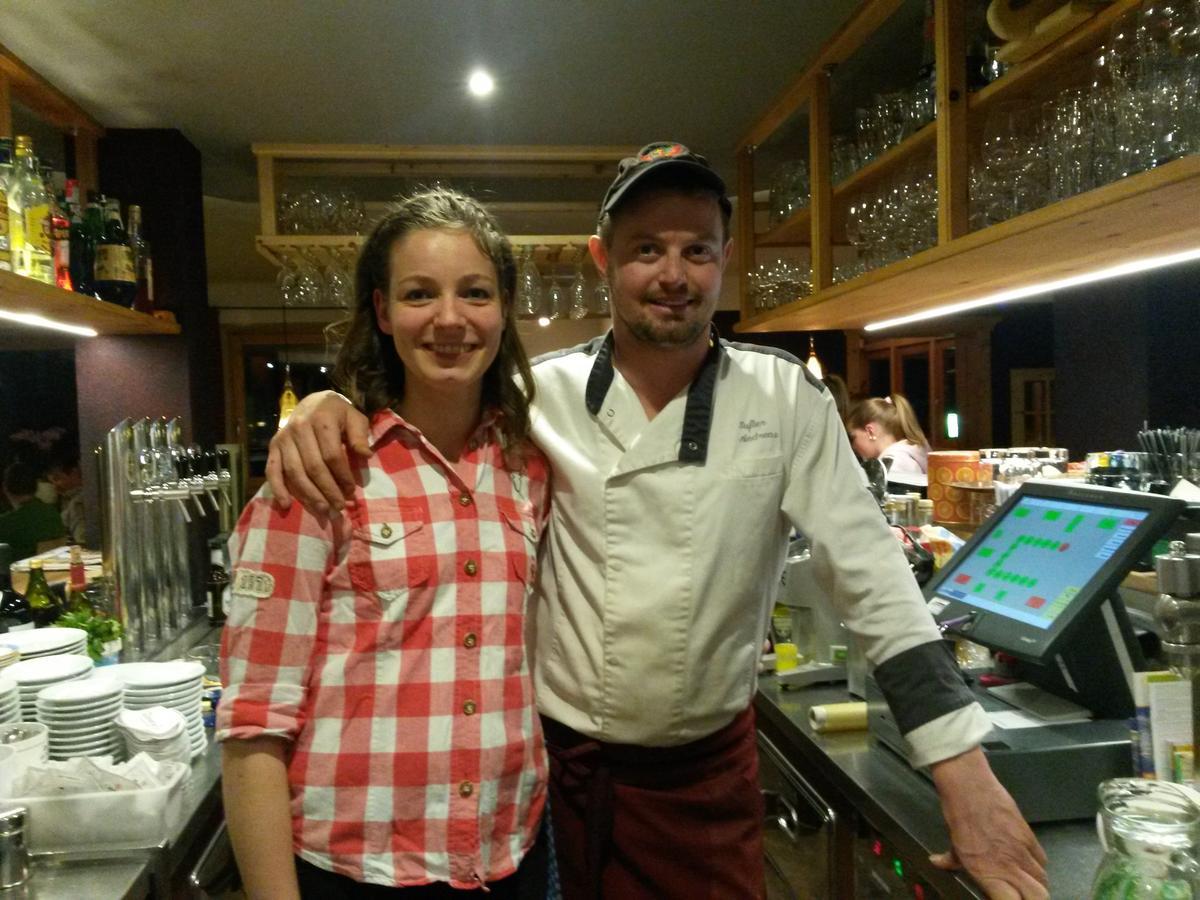 Hotel Restaurant Rosmarie Пфелдерс Екстериор снимка