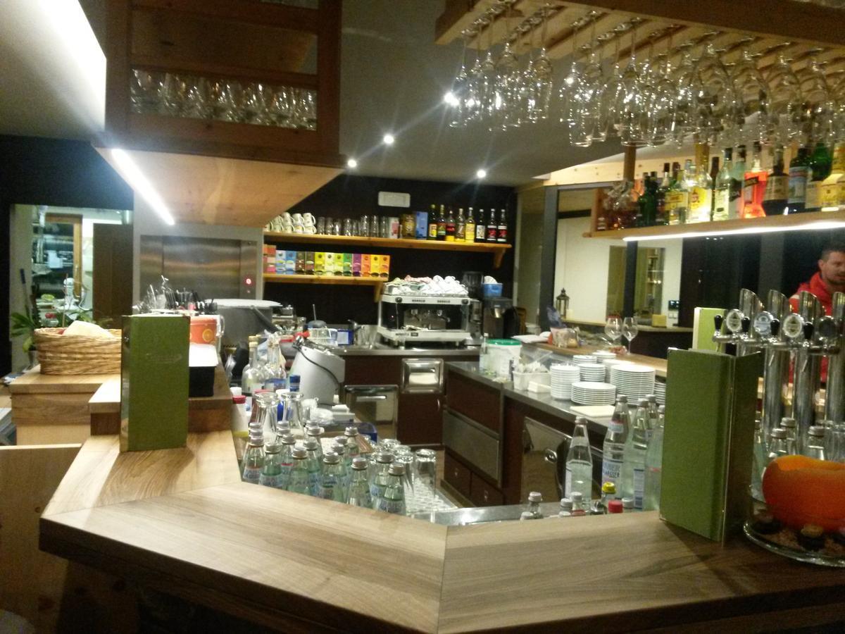 Hotel Restaurant Rosmarie Пфелдерс Екстериор снимка