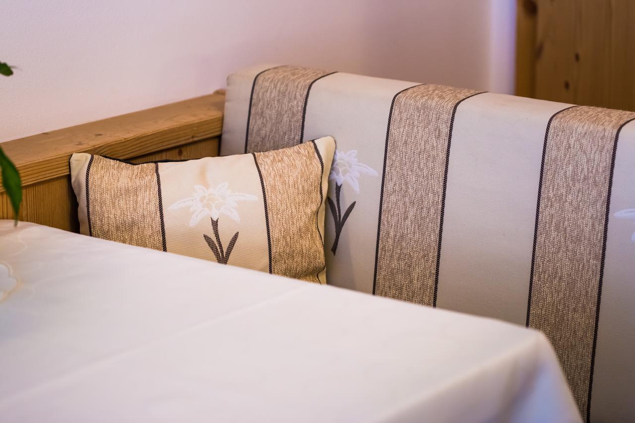 Hotel Restaurant Rosmarie Пфелдерс Екстериор снимка