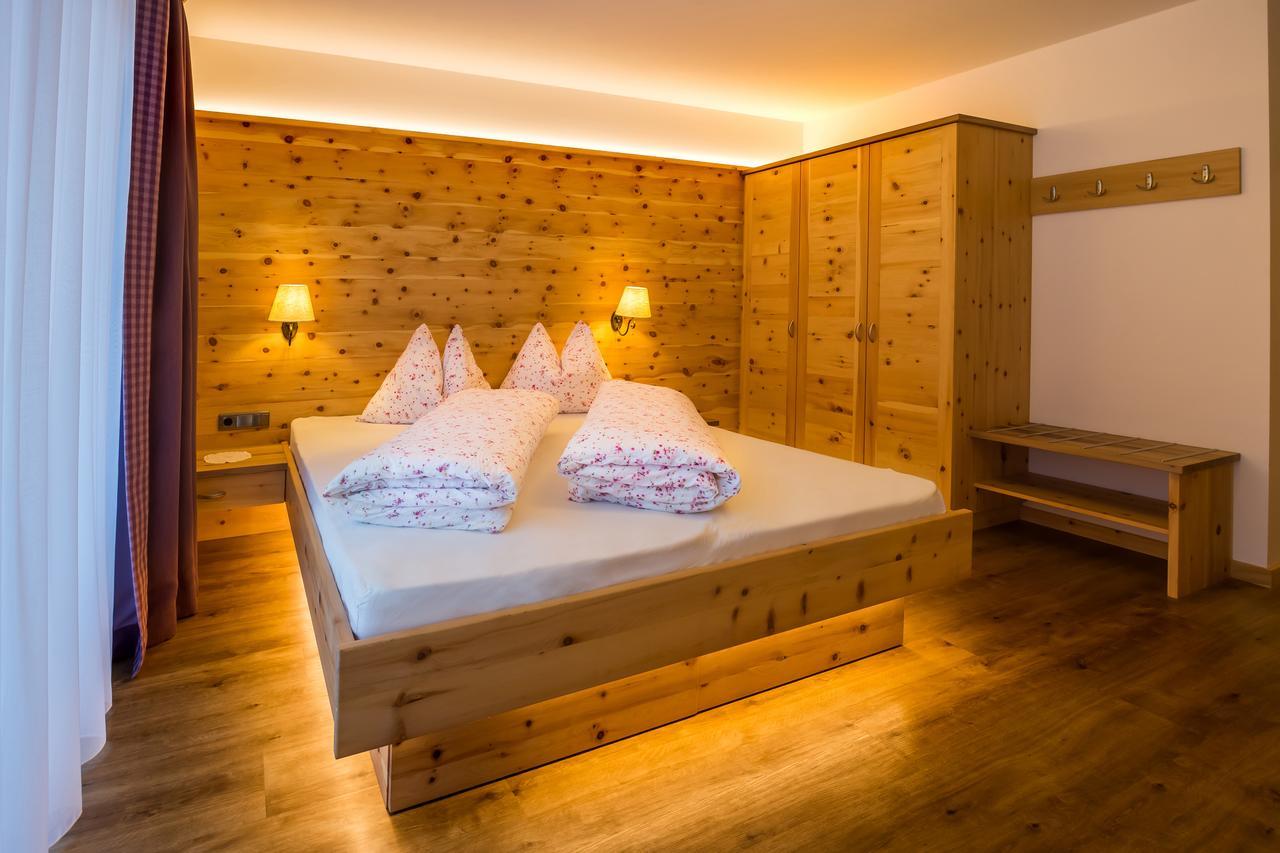 Hotel Restaurant Rosmarie Пфелдерс Екстериор снимка