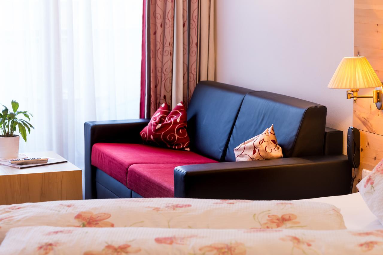 Hotel Restaurant Rosmarie Пфелдерс Екстериор снимка